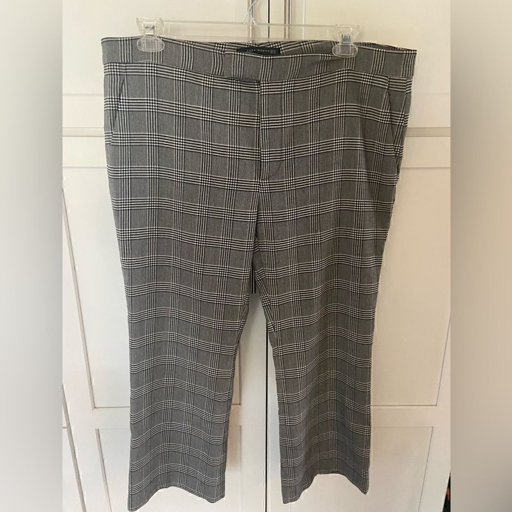 Zara Woman size 12 Black White Stretch Plaid Cropped Pants Work Business Attire
